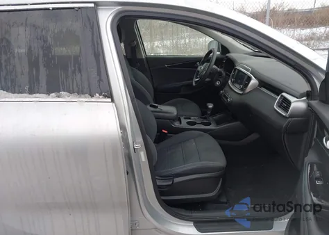 2019 Kia Sorento 3.3L Lx z USA, uszkodzony, nr VIN 5XYPGDA52KG573202
